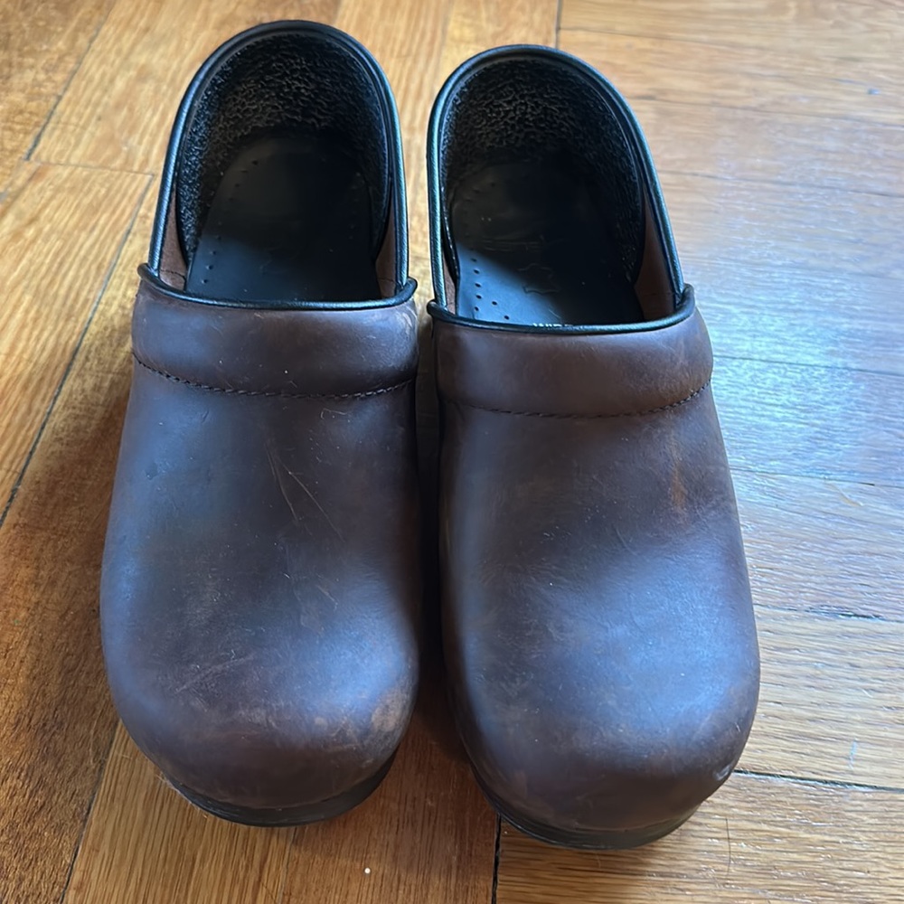Dansko Professional Antique Brown/Black size 38 wide, lightly worn